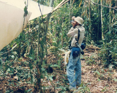 eenjongeprof.jeanclaudedujardininstituutvoortropischegeneeskundesmall