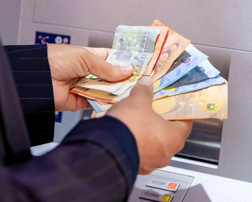 Cash-dispenser-in-antwerp-resized