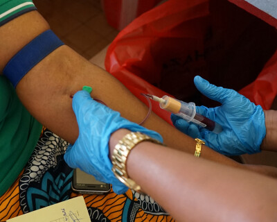 EBO-BOOST-blood-sampling_header_2000x1200