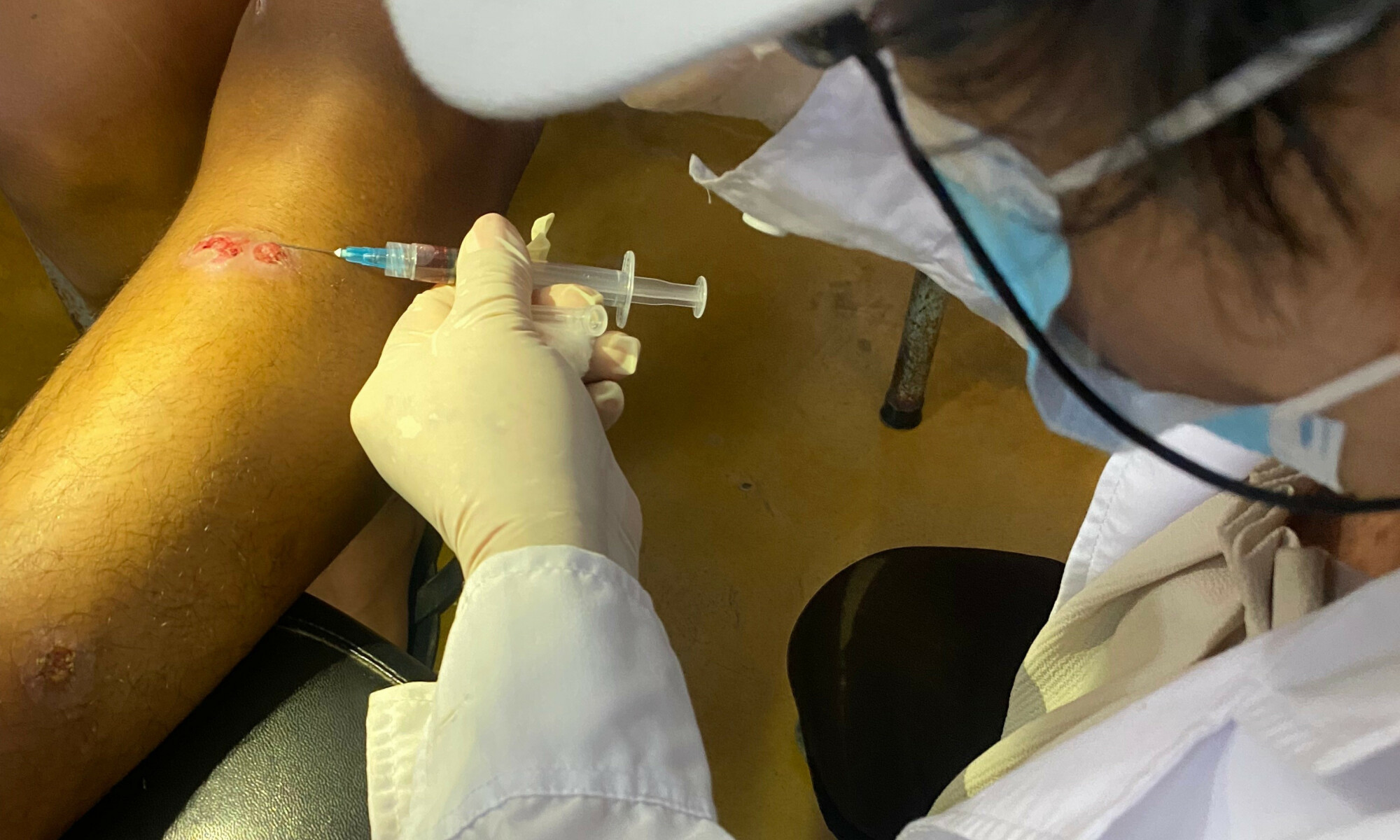 Header_sampling-at-huanucos-primary-health-post-peru-copyright-itm