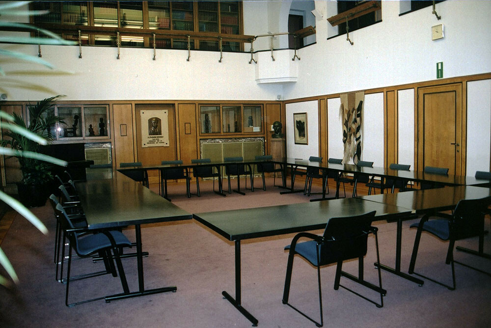 Zaal-Broden-2002
