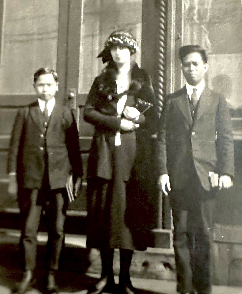 Florence-Nelson-possible-Brussels-at-church-meeting