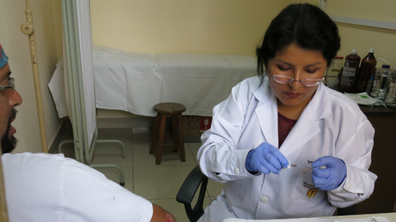drdalilamartinezfromimtavhtreatsapatientwithleishmaniasis