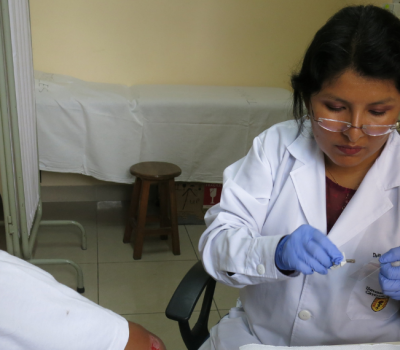 drdalilamartinezfromimtavhtreatsapatientwithleishmaniasis